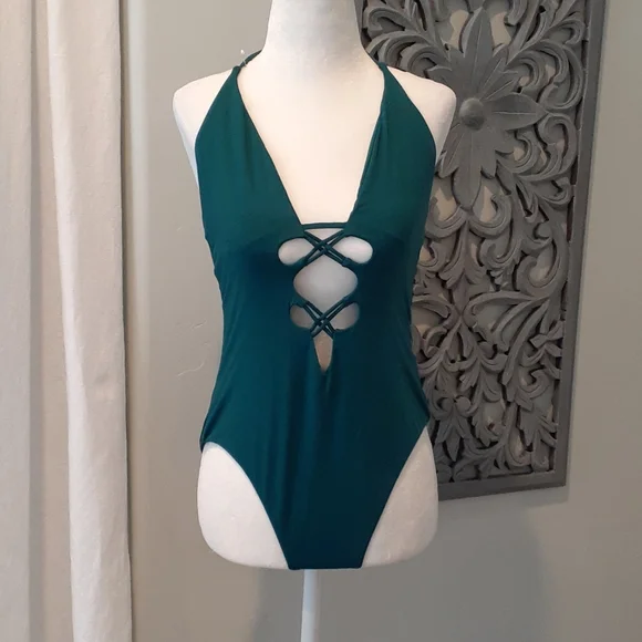 Isabella Rose Swim, L - Picture 1 of 5